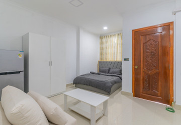 3 Bedroom Townhouse For Rent - Phsar Kandal 1, Phnom Pennh thumbnail