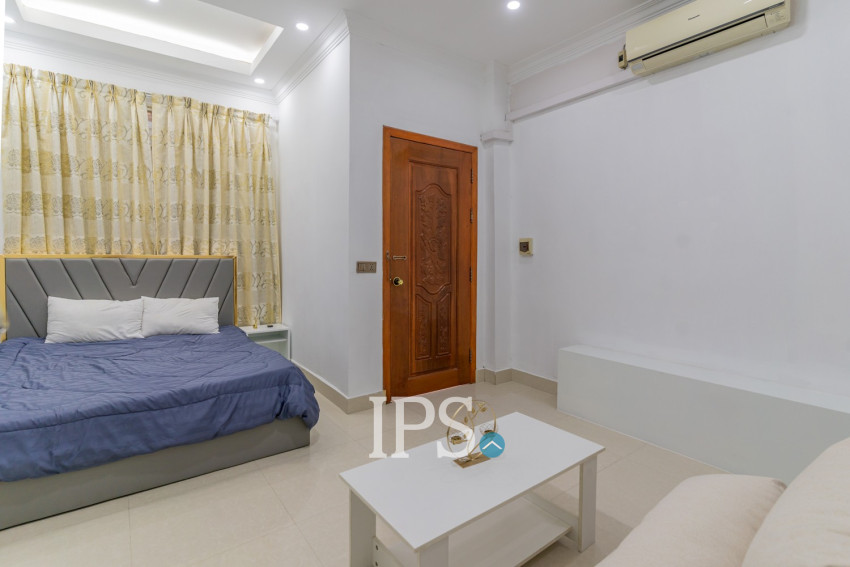 3 Bedroom Townhouse For Rent - Phsar Kandal 1, Phnom Pennh