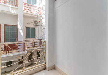 3 Bedroom Townhouse For Rent - Phsar Kandal 1, Phnom Pennh thumbnail