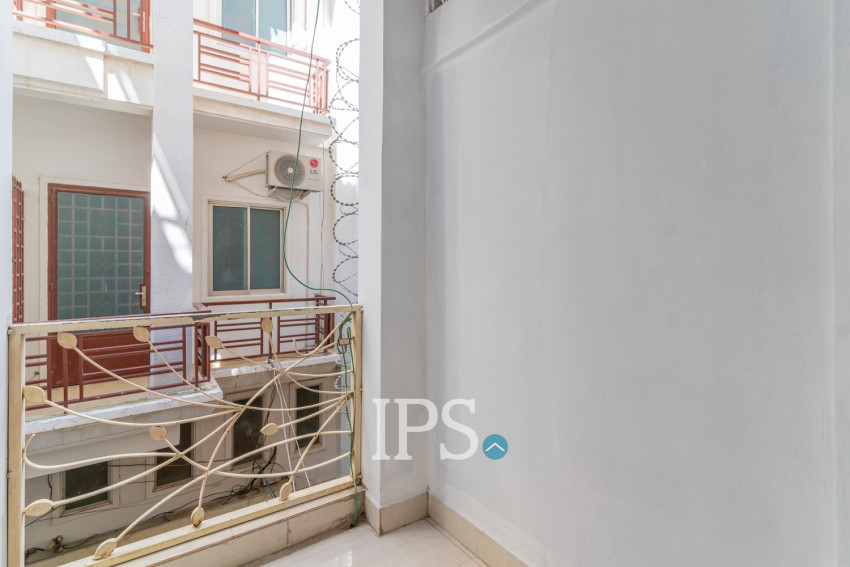 3 Bedroom Townhouse For Rent - Phsar Kandal 1, Phnom Pennh