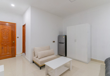 3 Bedroom Townhouse For Rent - Phsar Kandal 1, Phnom Pennh thumbnail