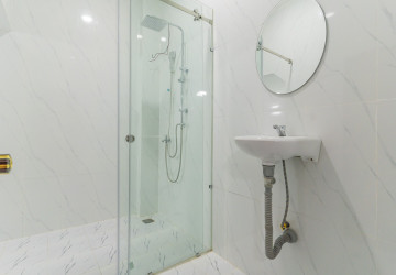 3 Bedroom Townhouse For Rent - Phsar Kandal 1, Phnom Pennh thumbnail