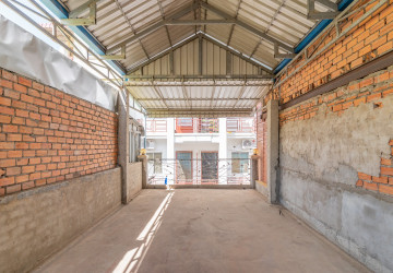 3 Bedroom Townhouse For Rent - Phsar Kandal 1, Phnom Pennh thumbnail