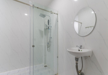 3 Bedroom Townhouse For Rent - Phsar Kandal 1, Phnom Pennh thumbnail