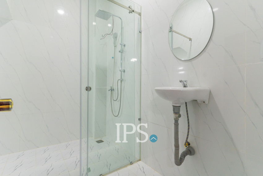 3 Bedroom Townhouse For Rent - Phsar Kandal 1, Phnom Pennh