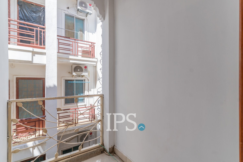 3 Bedroom Townhouse For Rent - Phsar Kandal 1, Phnom Pennh