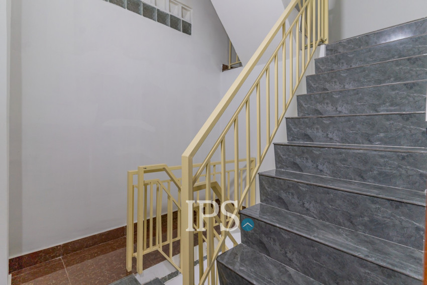 3 Bedroom Townhouse For Rent - Phsar Kandal 1, Phnom Pennh