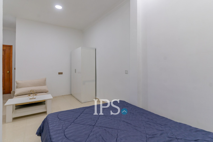 3 Bedroom Townhouse For Rent - Phsar Kandal 1, Phnom Pennh
