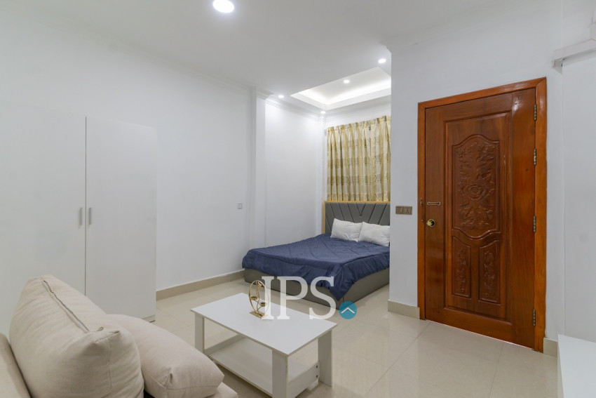 3 Bedroom Townhouse For Rent - Phsar Kandal 1, Phnom Pennh