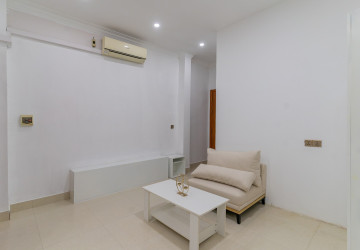 3 Bedroom Townhouse For Rent - Phsar Kandal 1, Phnom Pennh thumbnail