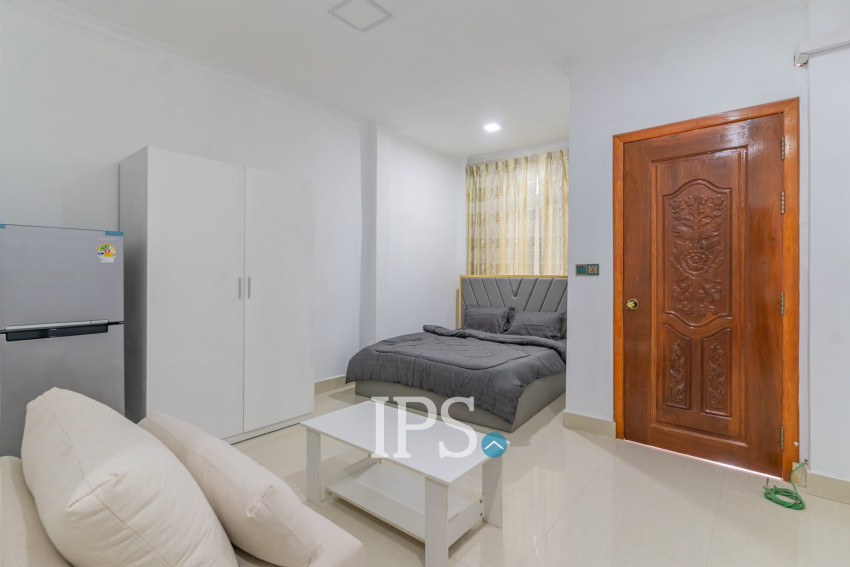 3 Bedroom Townhouse For Rent - Phsar Kandal 1, Phnom Pennh