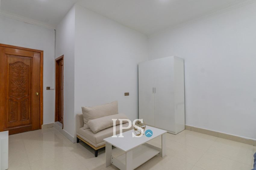 3 Bedroom Townhouse For Rent - Phsar Kandal 1, Phnom Pennh