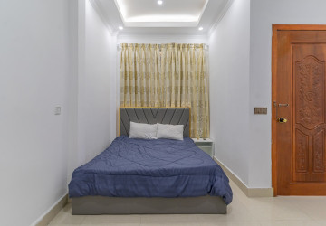 3 Bedroom Townhouse For Rent - Phsar Kandal 1, Phnom Pennh thumbnail