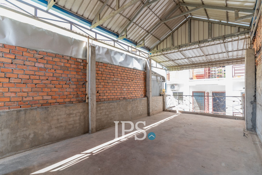 3 Bedroom Townhouse For Rent - Phsar Kandal 1, Phnom Pennh