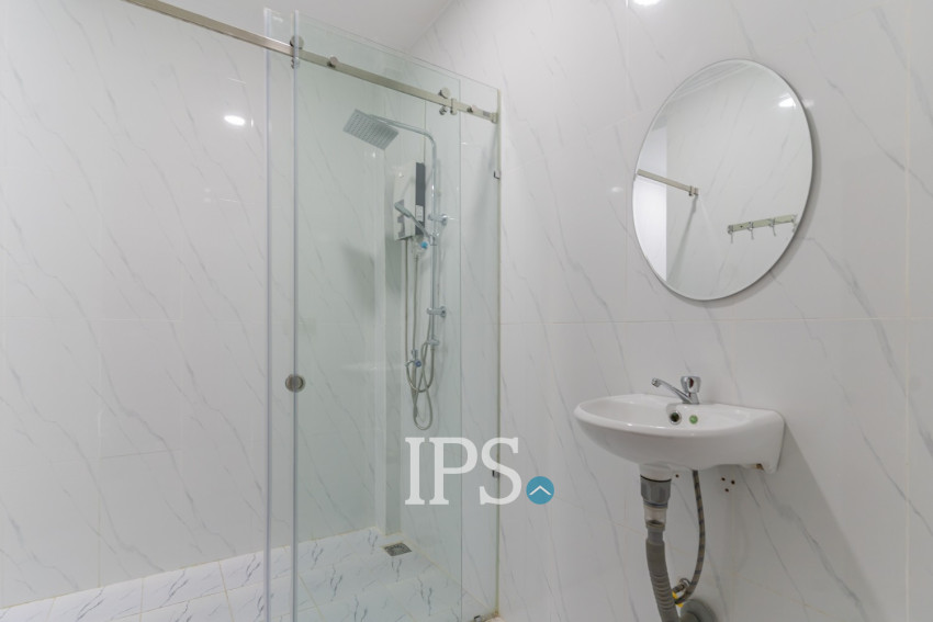 3 Bedroom Townhouse For Rent - Phsar Kandal 1, Phnom Pennh