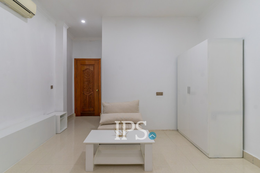 3 Bedroom Townhouse For Rent - Phsar Kandal 1, Phnom Pennh