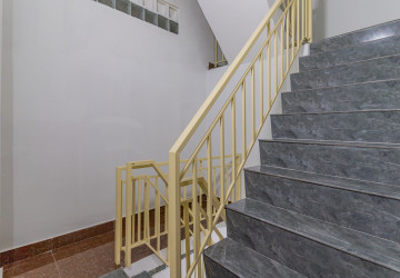 3 Bedroom Townhouse For Rent - Phsar Kandal 1, Phnom Pennh thumbnail
