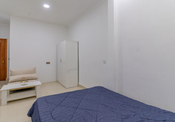 3 Bedroom Townhouse For Rent - Phsar Kandal 1, Phnom Pennh thumbnail