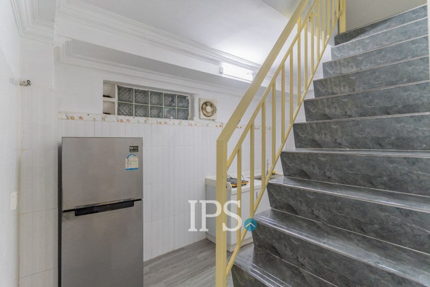 3 Bedroom Townhouse For Rent - Phsar Kandal 1, Phnom Pennh
