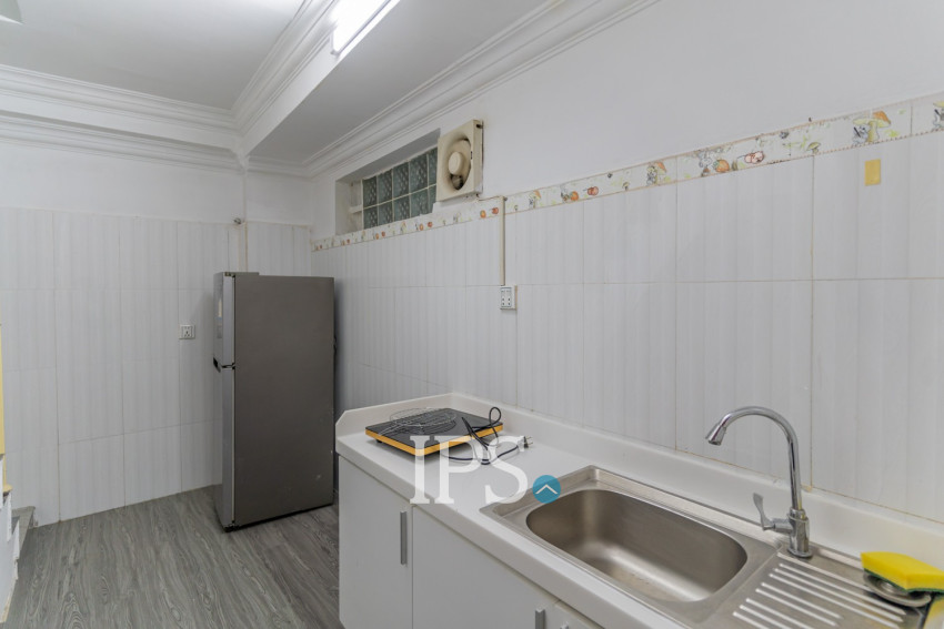 3 Bedroom Townhouse For Rent - Phsar Kandal 1, Phnom Pennh