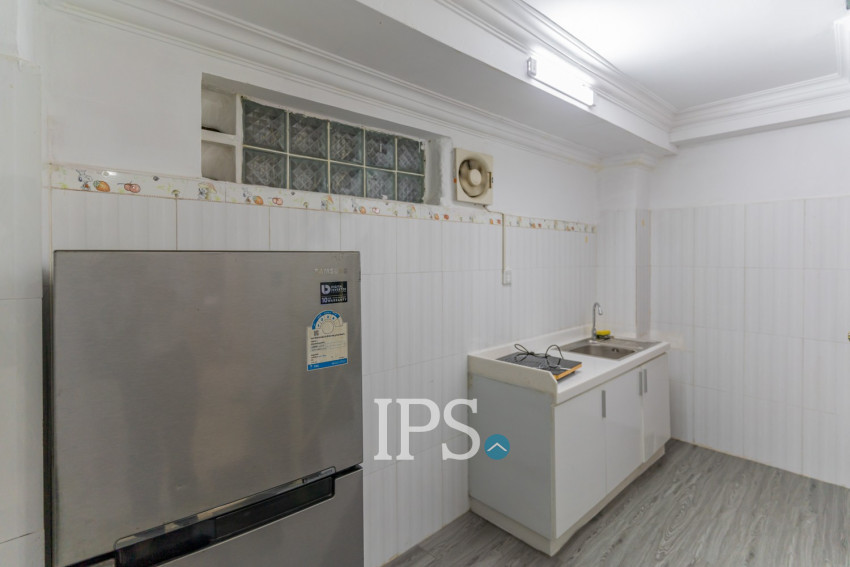 3 Bedroom Townhouse For Rent - Phsar Kandal 1, Phnom Pennh