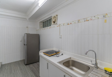 3 Bedroom Townhouse For Rent - Phsar Kandal 1, Phnom Pennh thumbnail