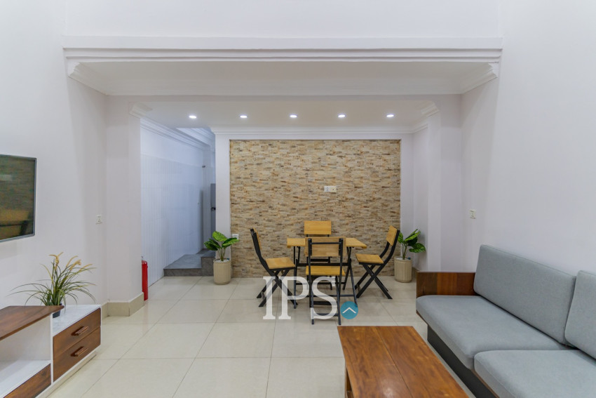 3 Bedroom Townhouse For Rent - Phsar Kandal 1, Phnom Pennh