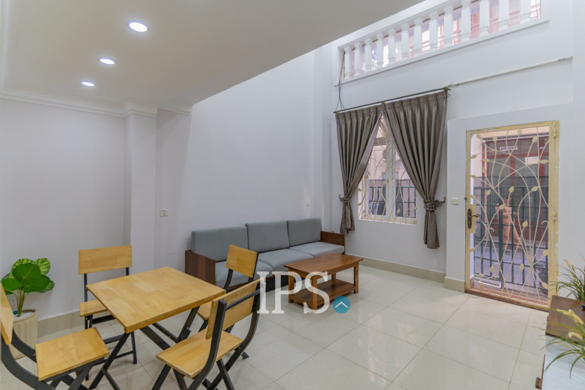 3 Bedroom Townhouse For Rent - Phsar Kandal 1, Phnom Pennh