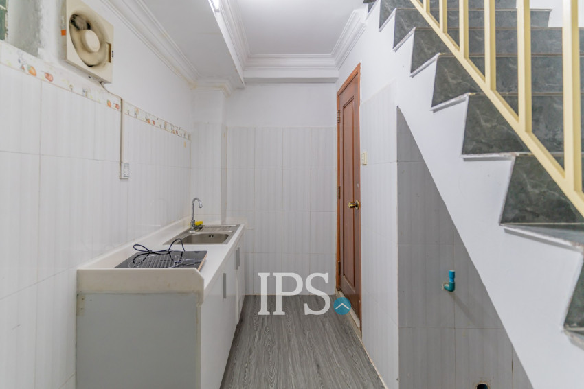 3 Bedroom Townhouse For Rent - Phsar Kandal 1, Phnom Pennh