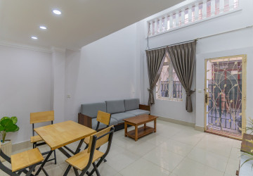3 Bedroom Townhouse For Rent - Phsar Kandal 1, Phnom Pennh thumbnail