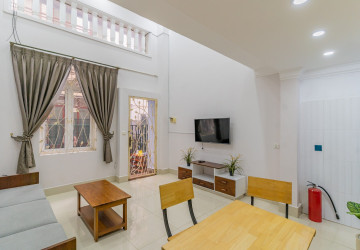 3 Bedroom Townhouse For Rent - Phsar Kandal 1, Phnom Pennh thumbnail