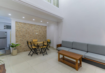 3 Bedroom Townhouse For Rent - Phsar Kandal 1, Phnom Pennh thumbnail