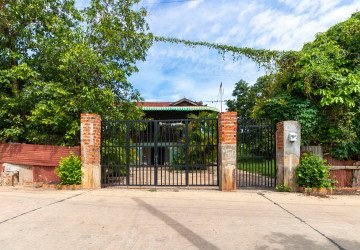 4 Bedroom Wooden House For Rent - Sala Kamreuk, Siem Reap thumbnail