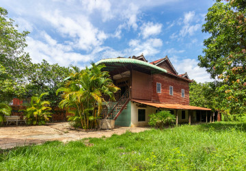 4 Bedroom Wooden House For Rent - Sala Kamreuk, Siem Reap thumbnail