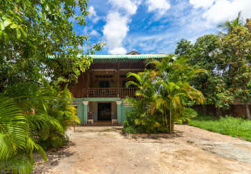 4 Bedroom Wooden House For Rent - Sala Kamreuk, Siem Reap thumbnail