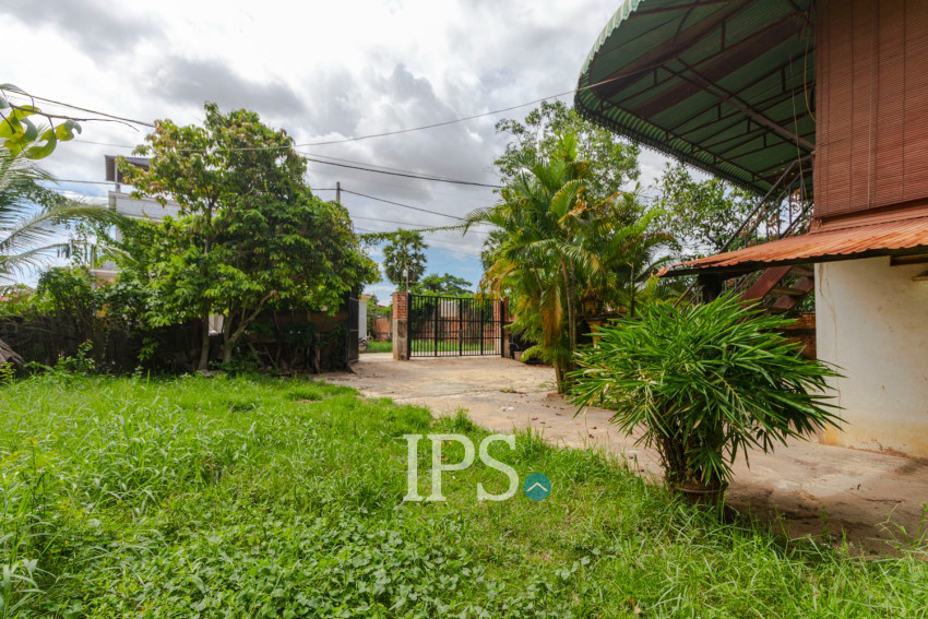 4 Bedroom Wooden House For Rent - Sala Kamreuk, Siem Reap