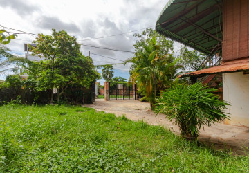 4 Bedroom Wooden House For Rent - Sala Kamreuk, Siem Reap thumbnail