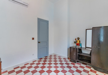 Renovated 1 Bedroom Apartment For Rent - Wat Phnom, Phnom Penh thumbnail