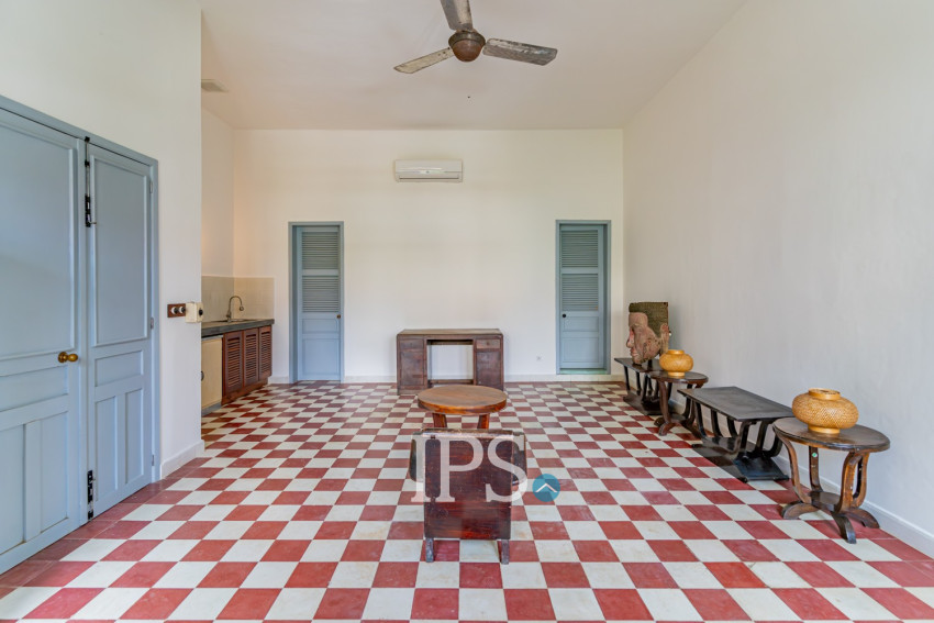 Renovated 1 Bedroom Apartment For Rent - Wat Phnom, Phnom Penh