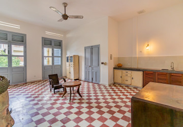 Renovated 1 Bedroom Apartment For Rent - Wat Phnom, Phnom Penh thumbnail