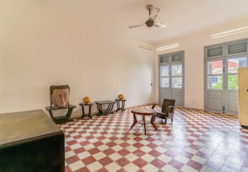 Renovated 1 Bedroom Apartment For Rent - Wat Phnom, Phnom Penh thumbnail