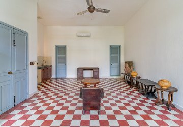 Renovated 1 Bedroom Apartment For Rent - Wat Phnom, Phnom Penh thumbnail