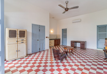 Renovated 1 Bedroom Apartment For Rent - Wat Phnom, Phnom Penh thumbnail