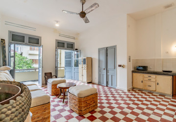 Renovated 1 Bedroom Apartment For Rent - Srah Chork, Phnom Penh thumbnail