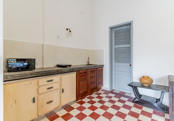 Renovated 1 Bedroom Apartment For Rent - Srah Chork, Phnom Penh thumbnail