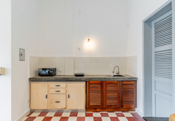 Renovated 1 Bedroom Apartment For Rent - Srah Chork, Phnom Penh thumbnail
