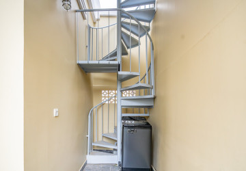 Renovated 1 Bedroom Apartment For Rent - Srah Chork, Phnom Penh thumbnail