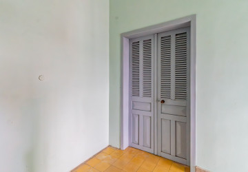 Renovated 1 Bedroom Apartment For Rent - Srah Chork, Phnom Penh thumbnail