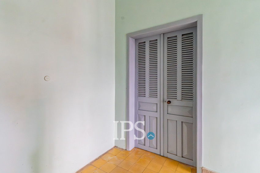 Renovated 1 Bedroom Apartment For Rent - Srah Chork, Phnom Penh