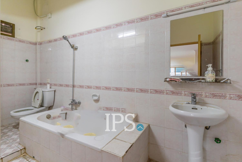 6 Room Shophouse For Rent - BKK1, Phnom Penh
